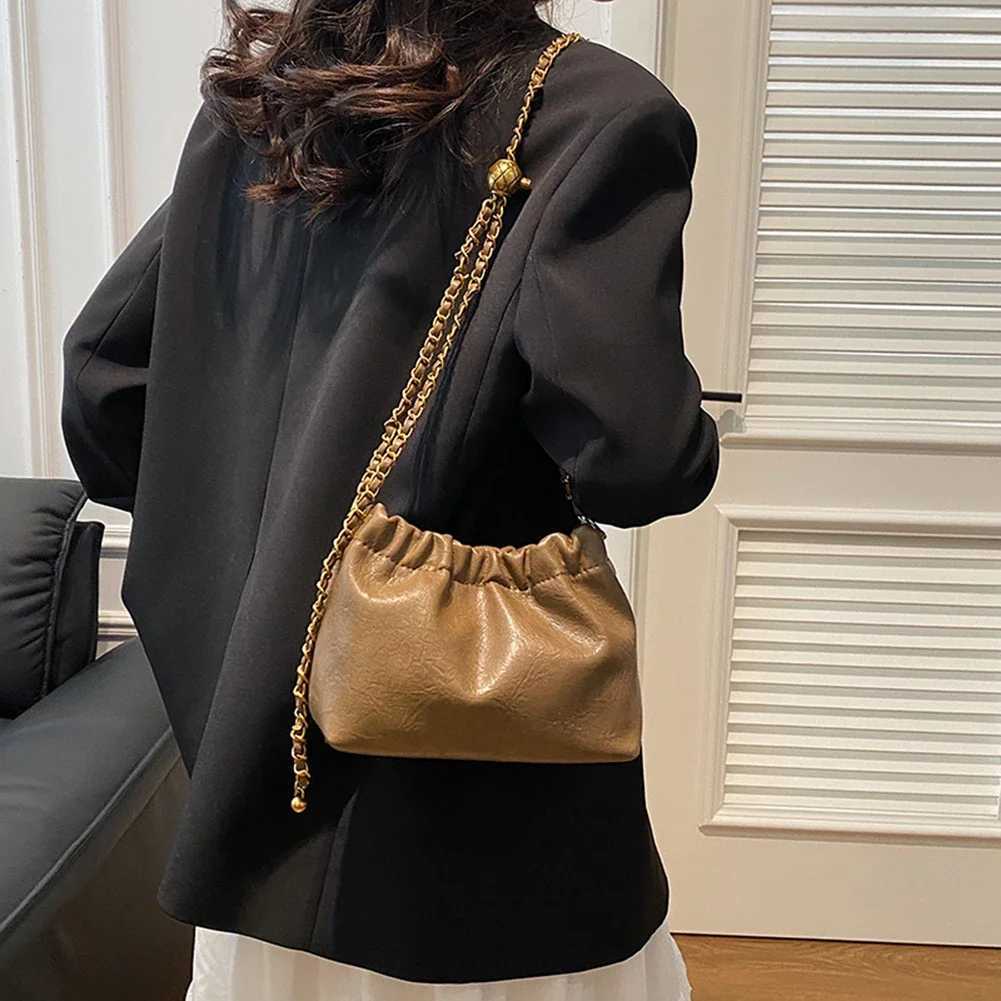 2024 New Womens Chain Shoulder Bag Classic Cross Handbag Casual Wrinkled Tramp Bag Strap Girls Fashion Money Bag Y250319