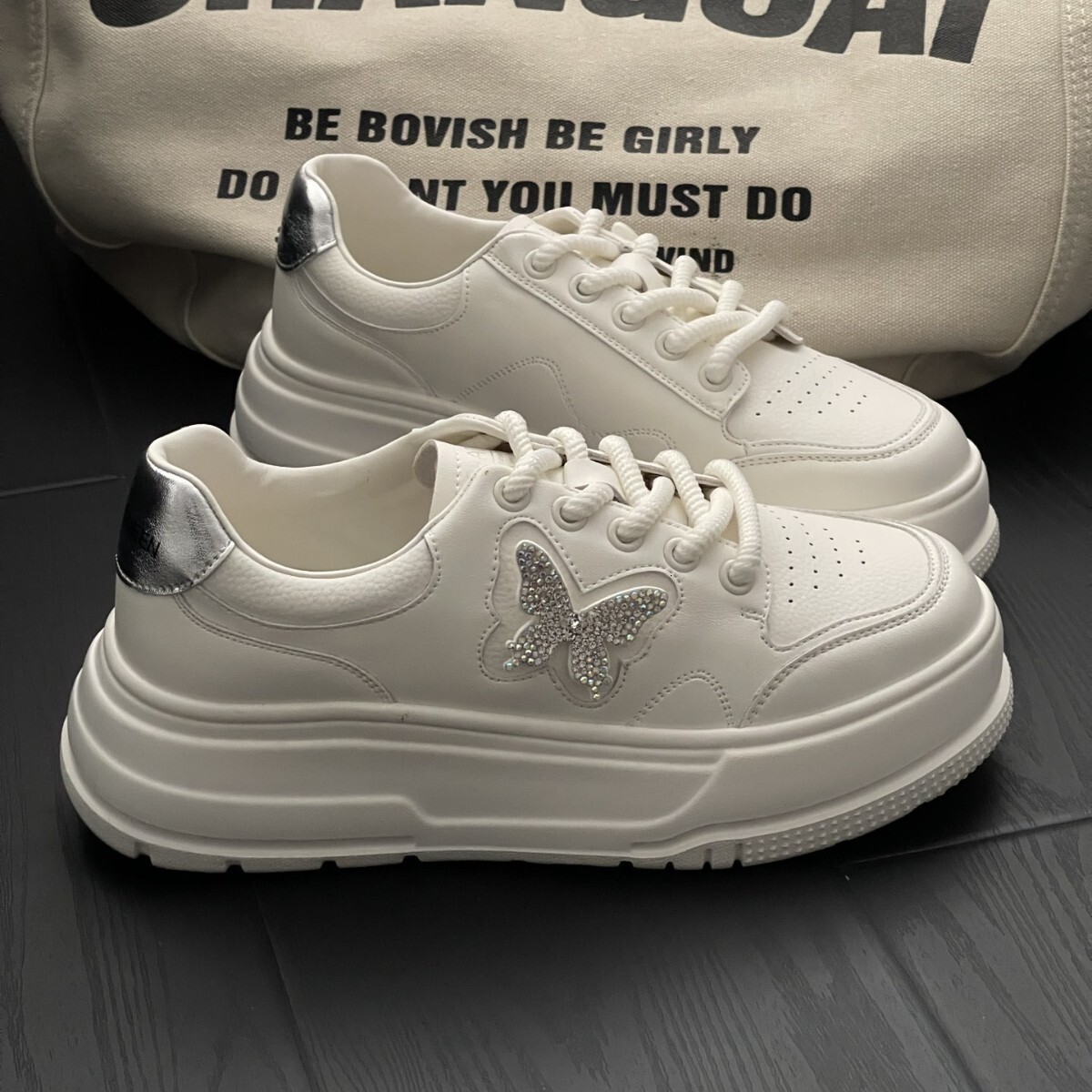 2025 New Leather White Thick Bottom Lightweight Matching Skirt Designer Fashion Sports and Leisure Board Shoes