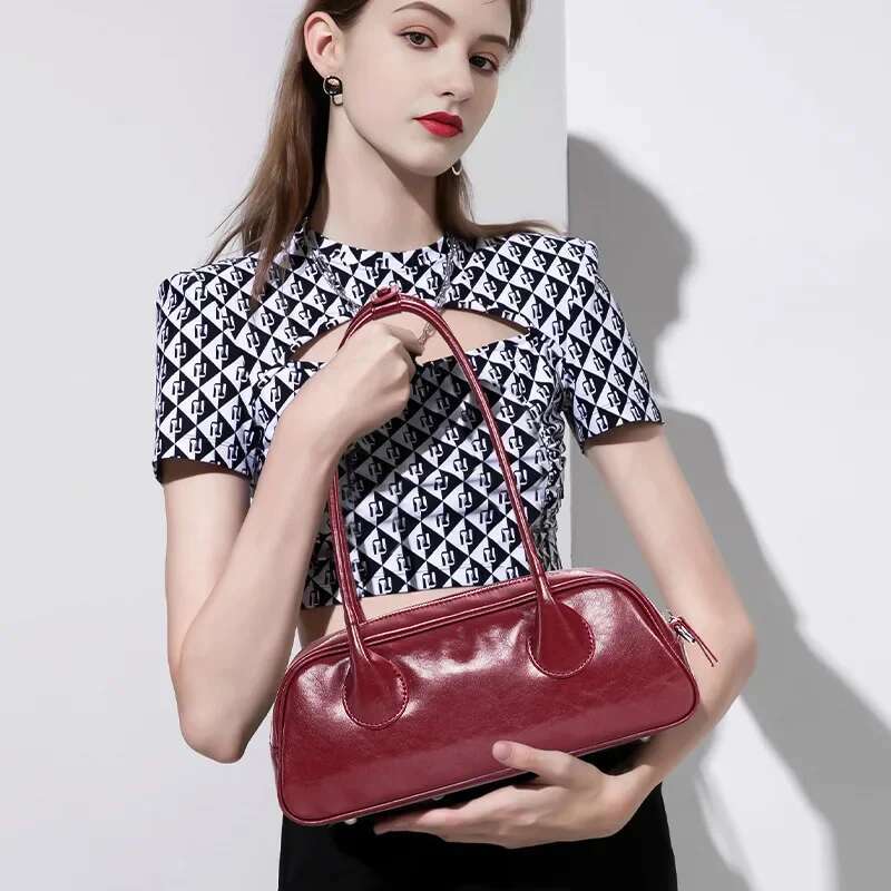 Fashion Portable Baguette Retro High-Quality Cowhide Large-Capacity Bowg Underarm Shoulder Bag Niche Design Light