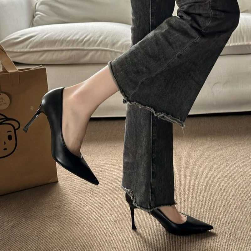 2024 Spring New Versatile Pointed Shallow Mouth Soft Sole French Elegant Thin Heel High Heel Commuter Single Shoes for WomenC250319