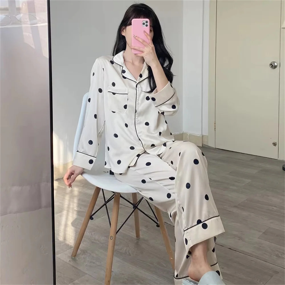 Ladies Long Sleeve Loose Pajama Ice Home Wear Pants Lapel Cardigan Silk Autumn And Winter Polka Dot Pajama Set 250320