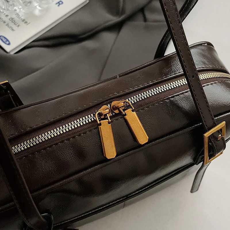 Small vintage armrest bowling bag womens retro wax leather shoulder bag handbag large capacity handbag Y250319