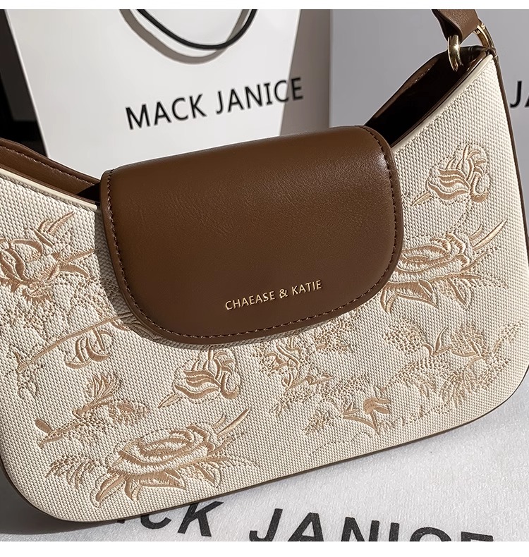 Show 2025 Shoulder Bag with Floral Emboss High Quality Suitable for Daily and Evening Events