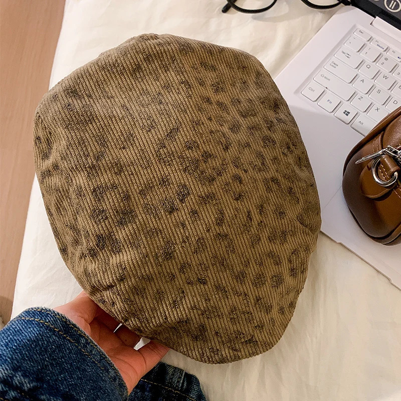 Y2K Personalized Leopard Print Corduroy Forward Hats Women Spring and Autumn Niche Versatile Retro Literary Painter Berets Cap 250320