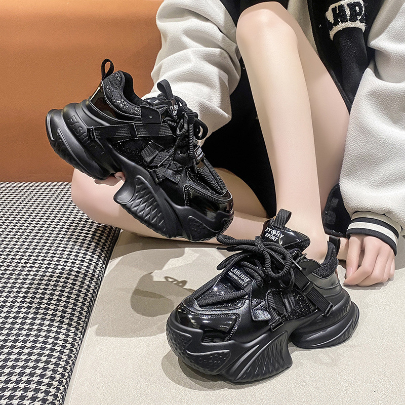 2025 new Korean version multifunctional soft sole lightweight height increasing designer fashionable casual sports shoes