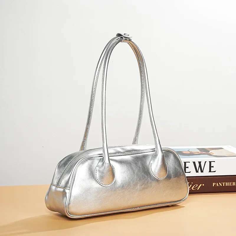 Fashion Portable Baguette Retro High-Quality Cowhide Large-Capacity Bowg Underarm Shoulder Bag Niche Design Light