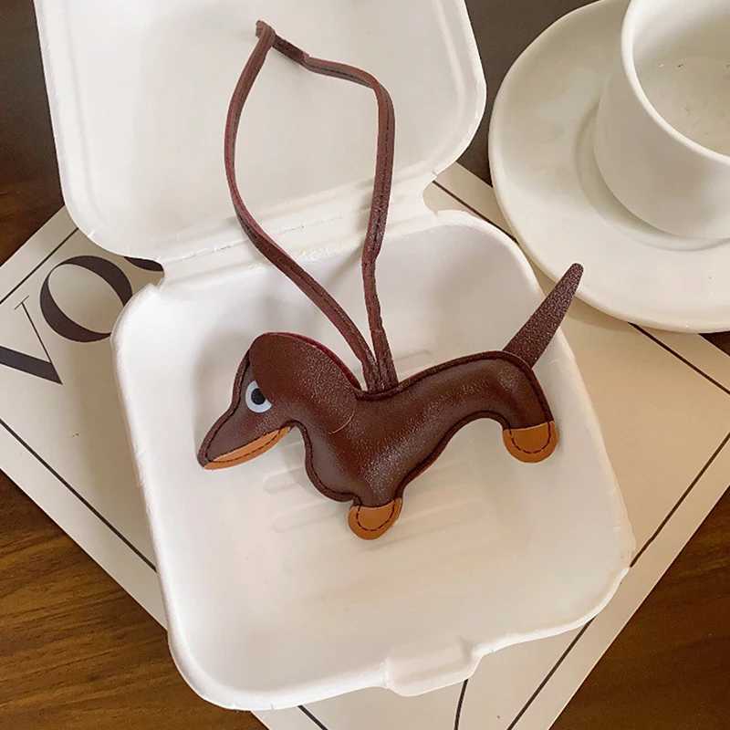 Sausage dog keychain PU leather dog keychain womens bag pendant jewelry small keyring keyholder giftXJ250319