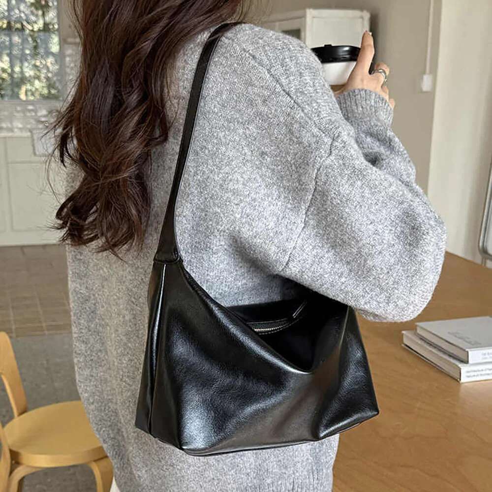 Women Casual Single Shoulder Bags 2025 New Korean Style Large Capacity Square Totes Lady Commuter Shopping Pack Crossbody Bag