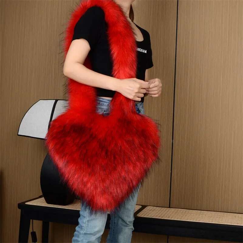 Faux Fur Winter Women Handbags Plush Ladies Heart Shaped Shoulder Cute Clutch Purse Love Crossbody Bags Messenger Bag