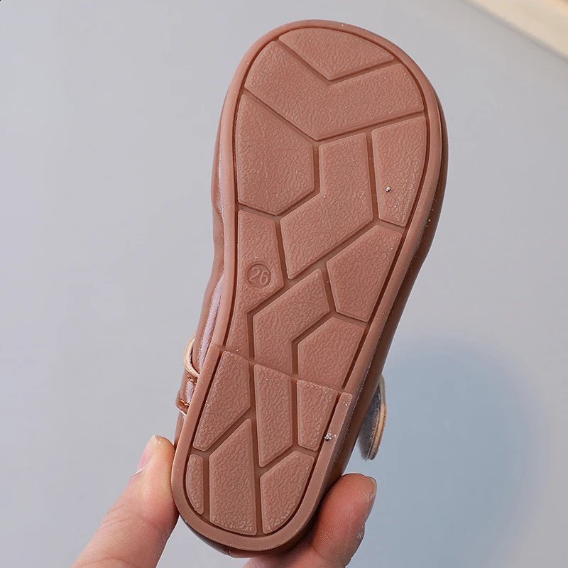 Baby Childrens Single Shoes Brown Round Head Leather Boys Girls Solid Color Soft Nonslip Kids Sandals 250312