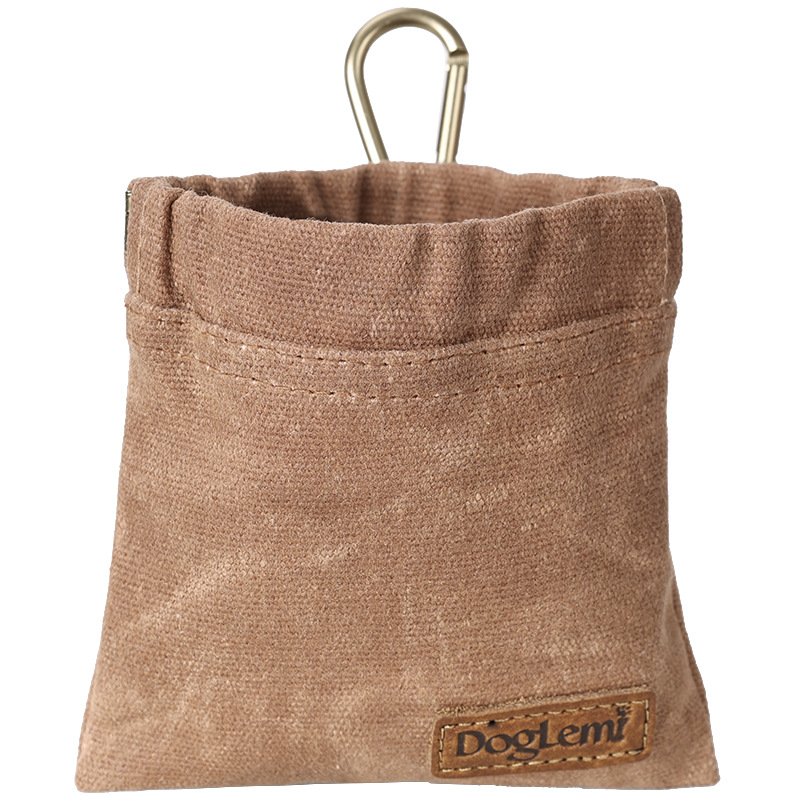 Outdoor travel waterproof and leak proof nylon portable pet storage bag (with climbing buckle) popular equipment for walking dogs on foot