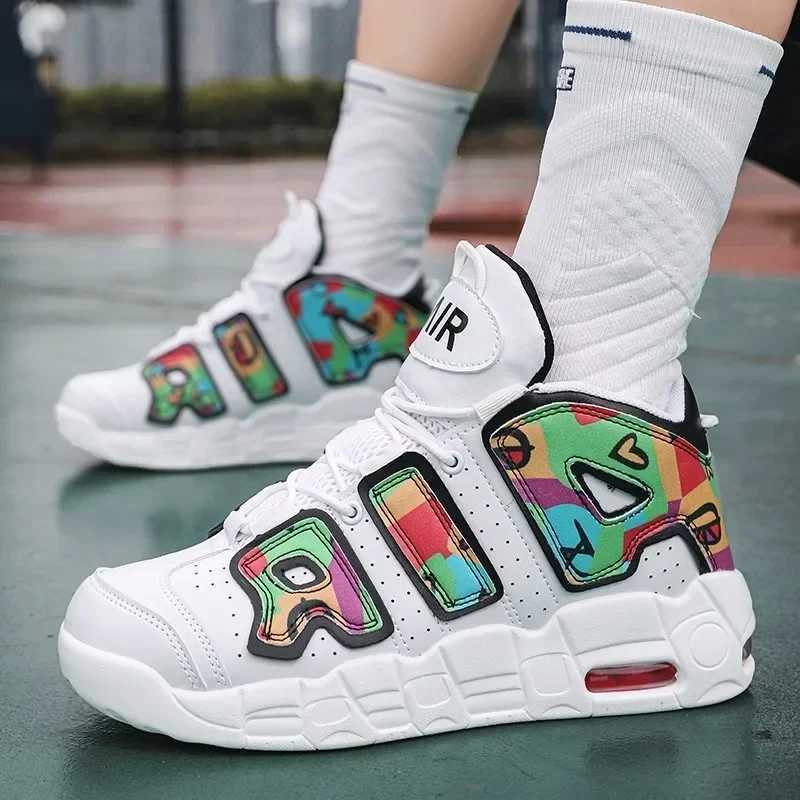 Mens basketball shoes top of the line field training comfortable outdoor 2025 new sports shoes luxury design original youth basketball bootsW250320