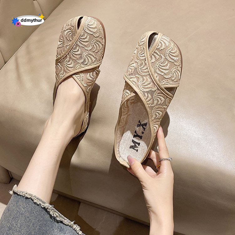 Chinese embroidered comfortable bun half trailer 2024 summer new flat bottomed ethnic style casual slippers for external wear