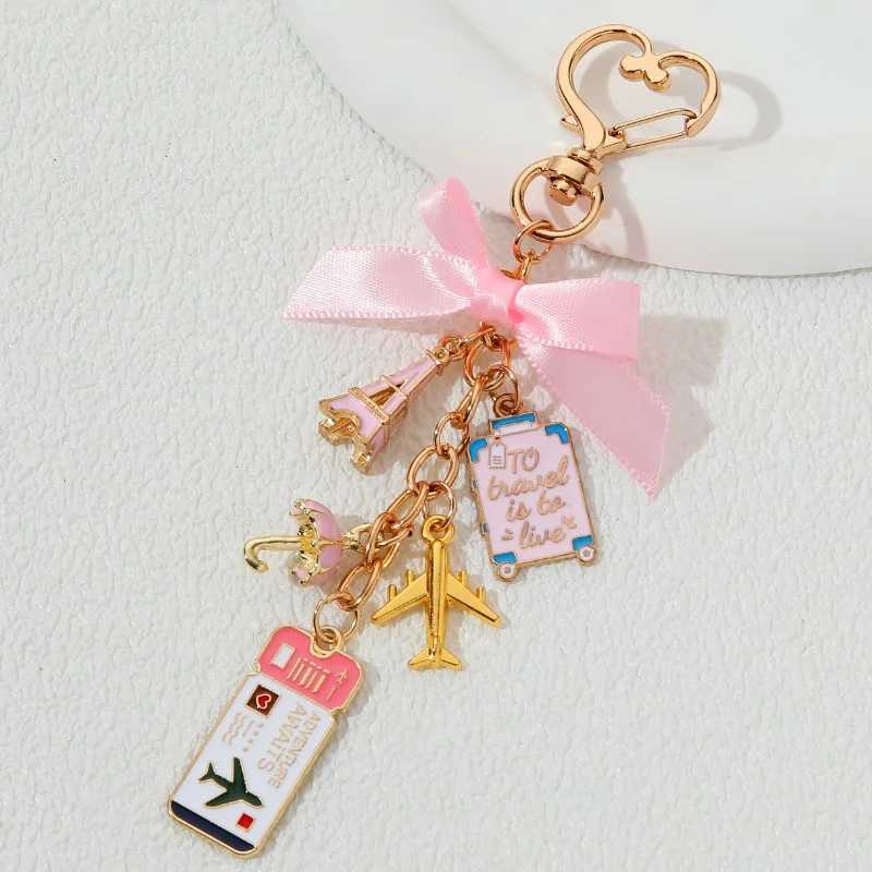 Pink Ticket Luggage Plan Eiffel Tower in Paris Enamel Keychain Love Romantic Key Ring for Women Girls Travel Enthusiasts GiftXJ250319