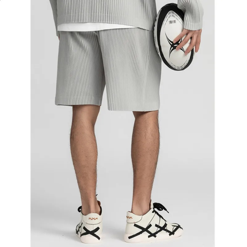 Summer Shorts Men Oversized Fashion Casual Pleated Shorts Men Japanese Streetwear Loose Ice Silk Shorts Mens Beach Shorts M-2XL 250319