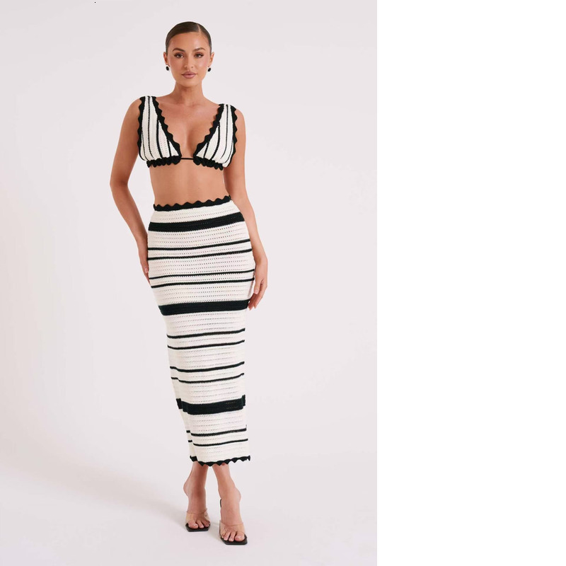 Striped two-piece women's knitted camisole wrapped chest top, half skirt fashion set for women