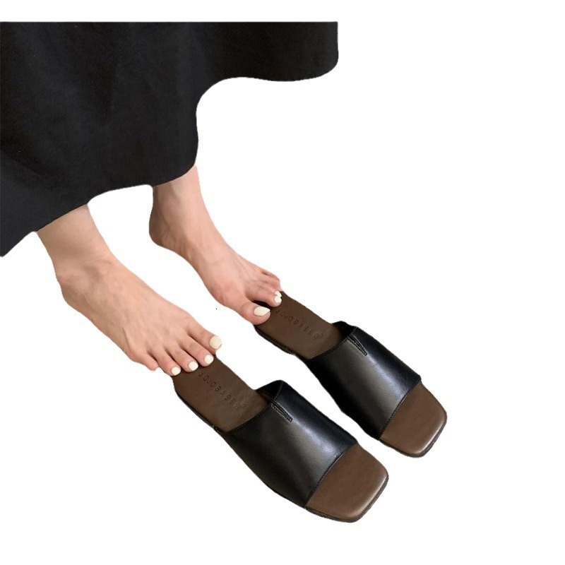 Designer Summer Outing Women's Slippers 2025 Korean New Edition Xiantan Trendy Fashion Soft Flat Single Line Sandals For Casual Home Use