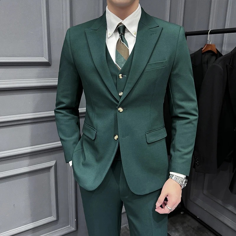 High Quality Gun Lapel Collar Twobutton Groom Slim Fit suit Vest Trousers Fashion Casual Wedding Suit Set Threepiece 250311