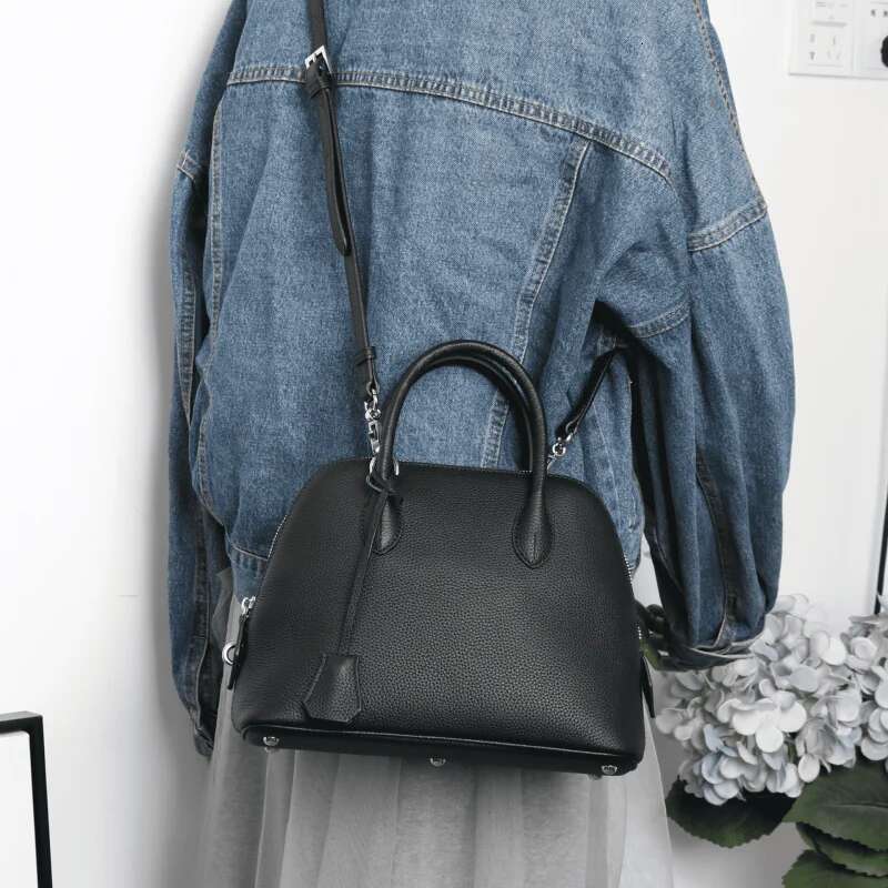 High Quality Top Layer Design Shell Bag With Lock Cowhide Handbag Fashion Mini Crossbody Bowg Women's Elegant Bags