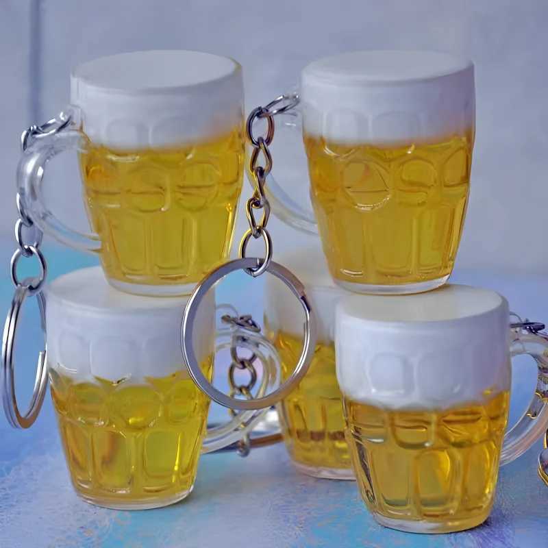 Simulated beer mug keychain for men couple resin simulated food handle keychain bag pendant jewelry accessories giftsXJ250319