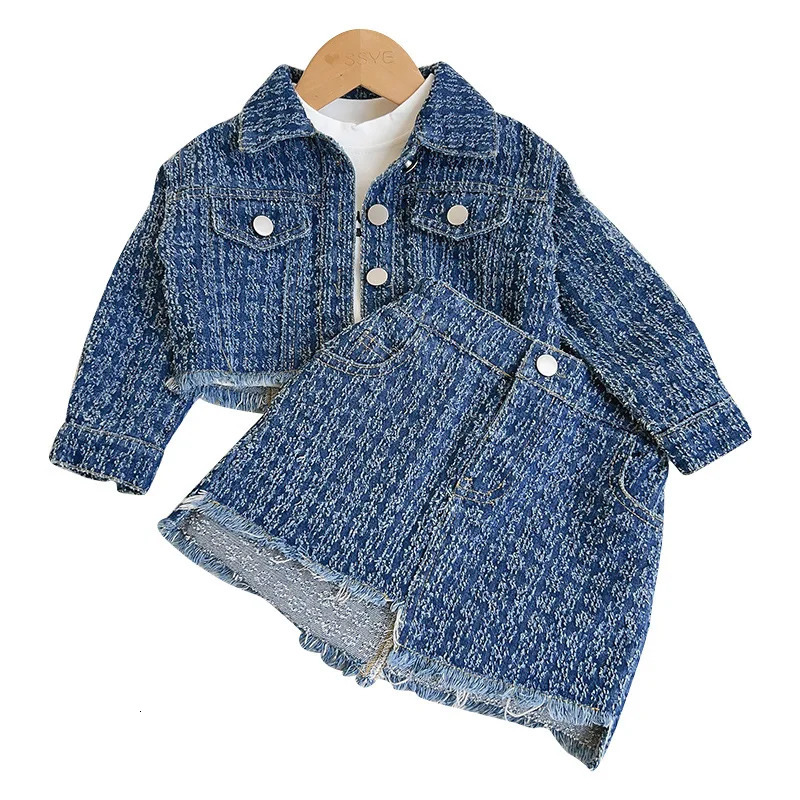 2014 SpringSummer Long Sleeve Girls Hong Kong Style Cowboy Jacket Short Two Piece Set 250319