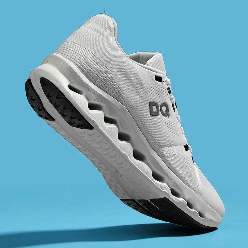 Luxury mens sports shoes summer lightweight mens mesh breathable shoes mens outdoor platform running shoesW250320