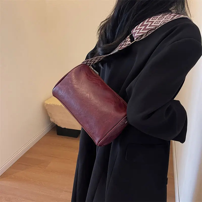 High Quality PU Leather Shoulder Crossbody Bag For Women Vintage PU Leather Ladies Small Handbag Pillow Messenger Bag 250318