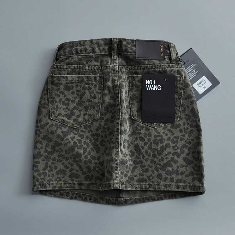 Womens high waisted mini skirt Korean fashion leopard skirt womens 2024 summer denim skirt green retro denim skirt tornXJ250320