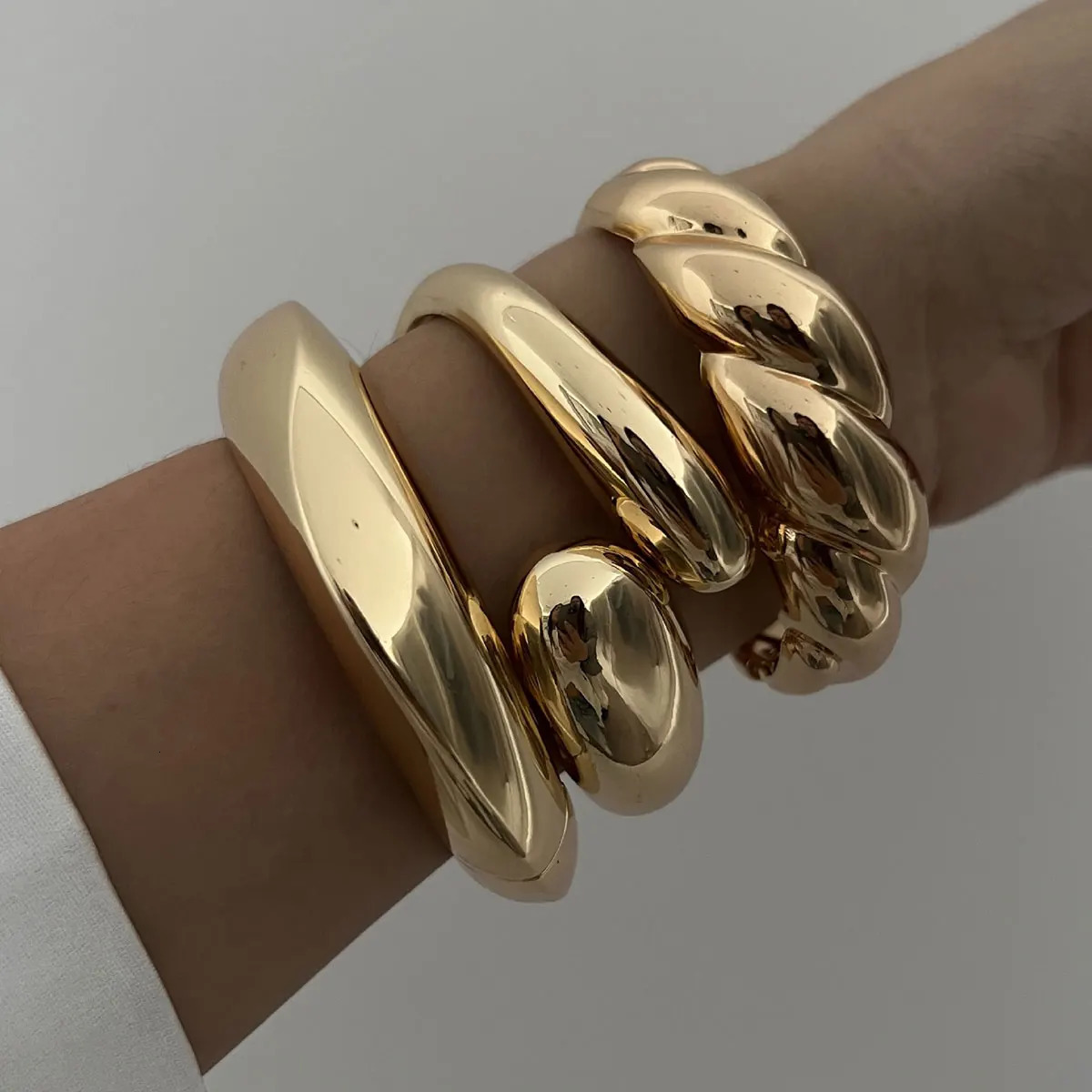 KMVEXO Punk Thick Chunky Water Drop Geometric Cuff Bangles for Women Smooth Open Spring Bracelets Bangle Men Jewelry Party Gifts 250320