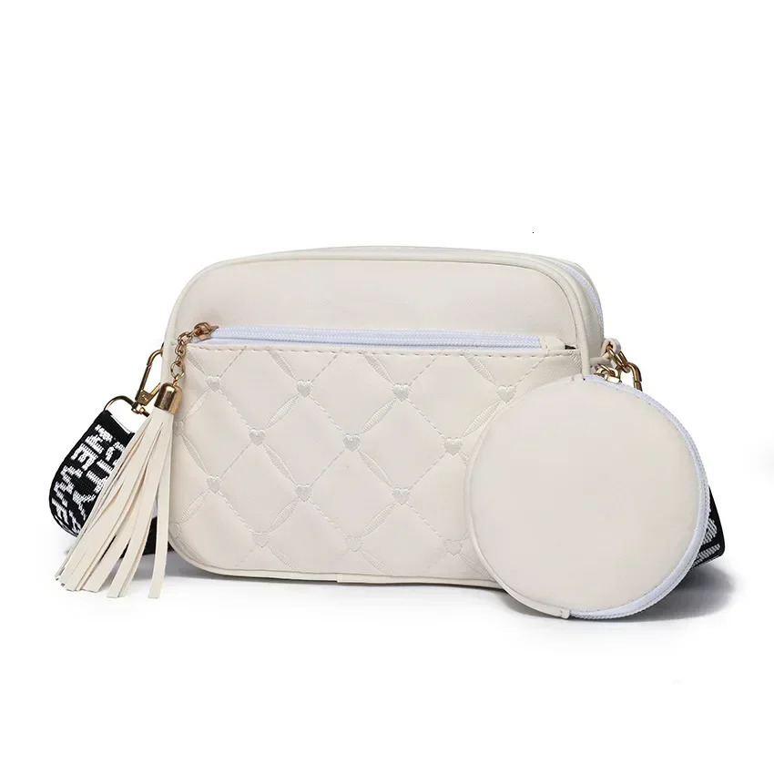 2025 Autumn Womens Versatile Cross-border Bag Foreign Trade Mother Handbag Letter Tassel Single Shoulder Small Square Bag R250320