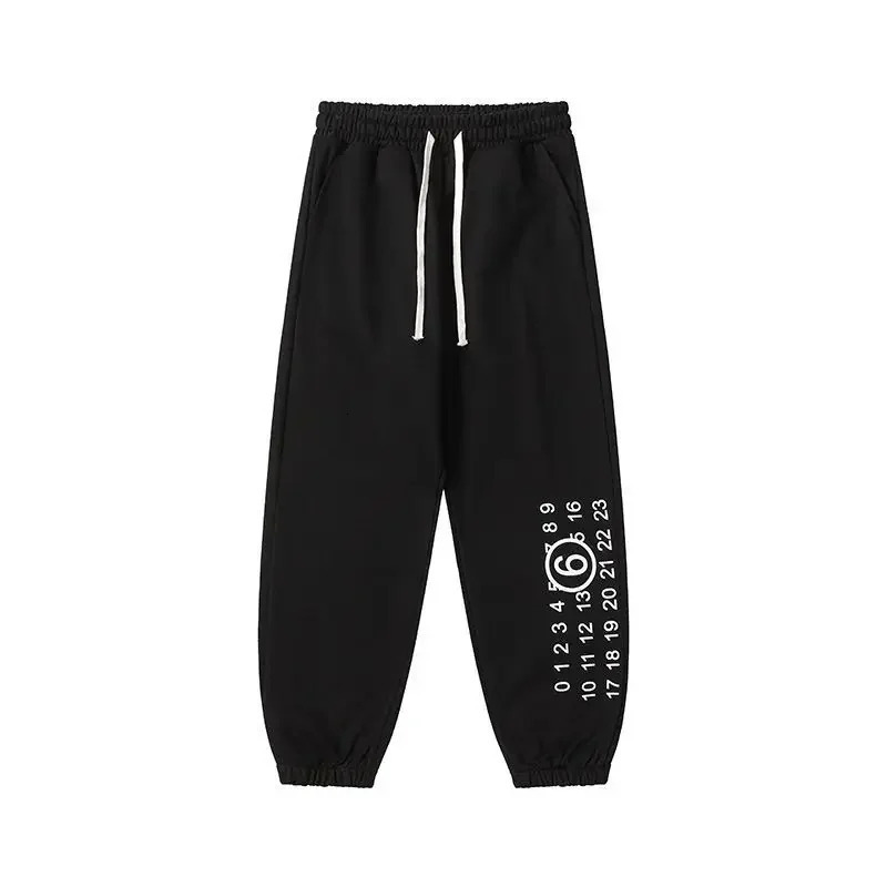 Spring and Autumn MM6 Letter Printed Tight Pants Loose Casual Dragging Mens Womens Sweatpants Thin Inner 250320