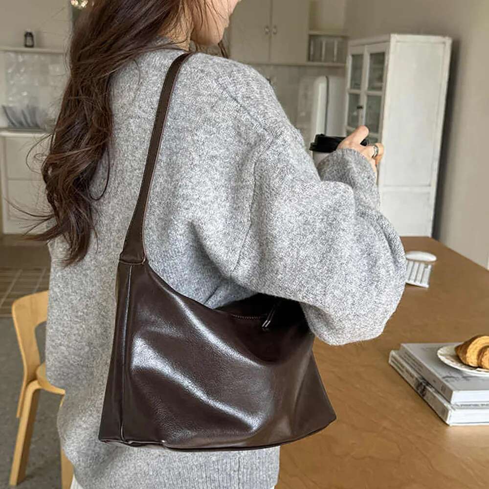Women Casual Single Shoulder Bags 2025 New Korean Style Large Capacity Square Totes Lady Commuter Shopping Pack Crossbody Bag