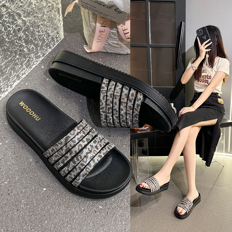 Summer Women's Sandal Slippers Designer Wearing Leopard Print Rhinestone Fairy Tale Style Fashionable Thick Soled Flat Shoes, Single Line Draggin