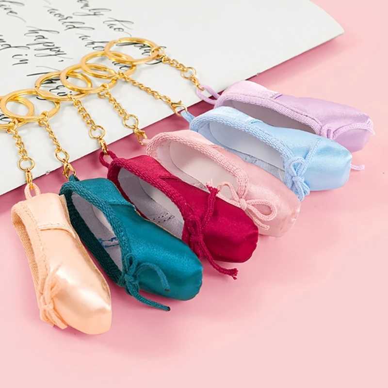 Ballet inspired keychain satin corner shoe pendant cute keychain satin alloy material keychain dance enthusiast Y08EXJ250319