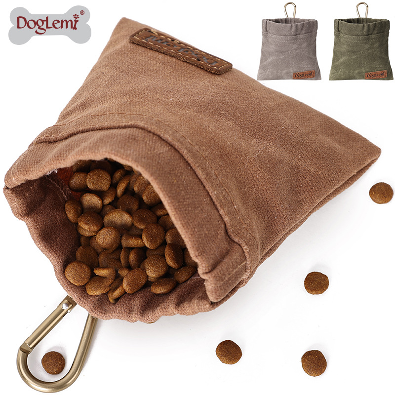 Outdoor travel waterproof and leak proof nylon portable pet storage bag (with climbing buckle) popular equipment for walking dogs on foot