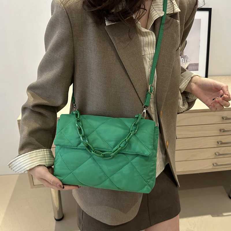 Acrylic chain cross shaped square bag casual flip cover womens commuting bag bedding fully matched winter large capacity womens shopping bag Y250319