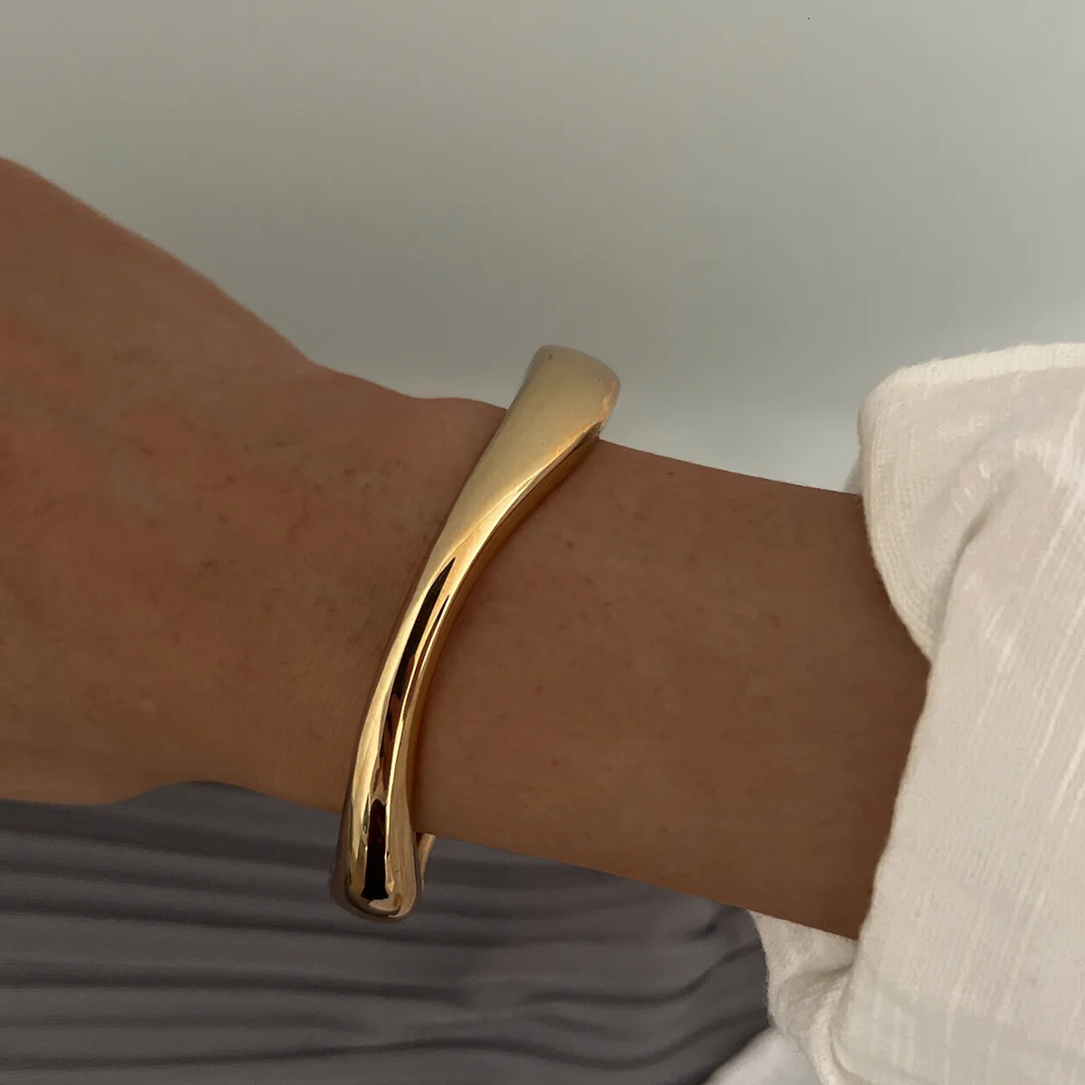 Hip Hop Texture Geometric Heavy Metal Cuff Bangles Punk Gold Silver Color Spring Bangles For Women Bracelets Men 250320