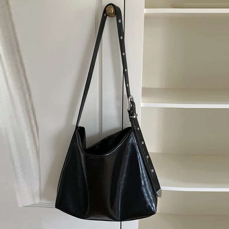 Large Women Handbag Designer Shoulder For Big Bucket Bag Female Rivets PU Leather Lady Totes Black