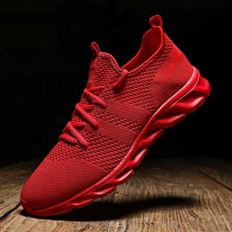 New mens jogging and leisure shoe brand outdoor fashion running shoes lace top breathable and comfortable sports shoes bladesW250320
