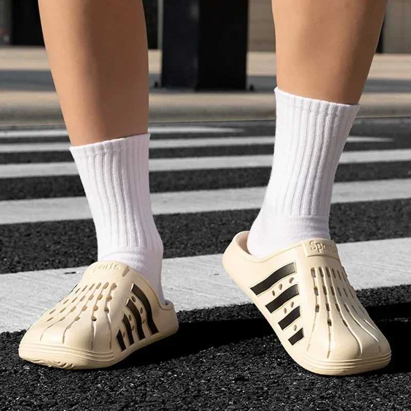 Summer mens slippers quickly dry outdoor beach sandals platform soft slippers comfortable N-Slip couple indoor shoes Y250320