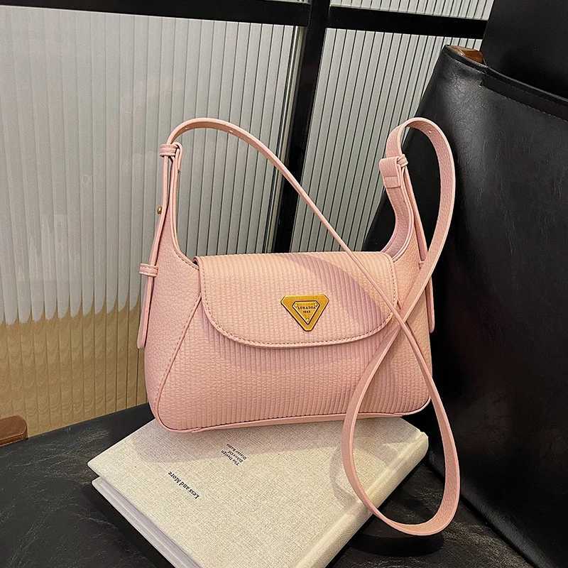 Modern retro messenger bag - premium leather cross body wallet solid color finish and commuting friendly organization Y250319