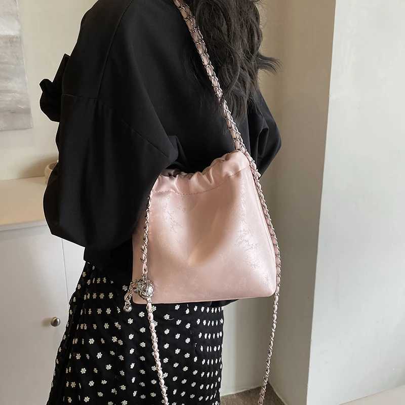 Solid color PU material shoulder bag can be a cross body exquisite shoulder strap fashionable casual fashion style shopping Y250319