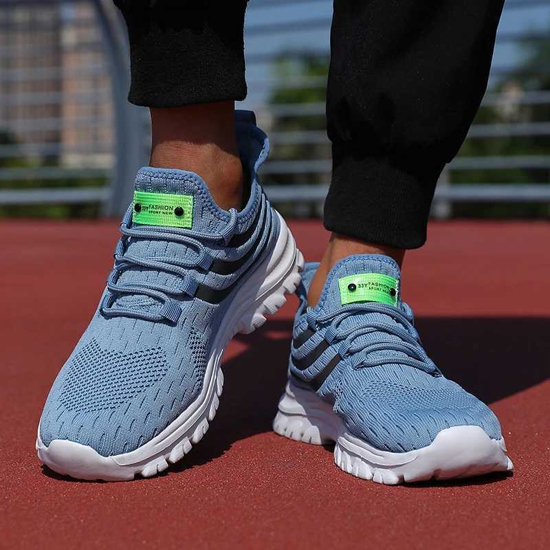 Casual sports shoes for men summer platform fashionable jogging sports shoes grid outdoor running odor proof lightweight training shoesW250320