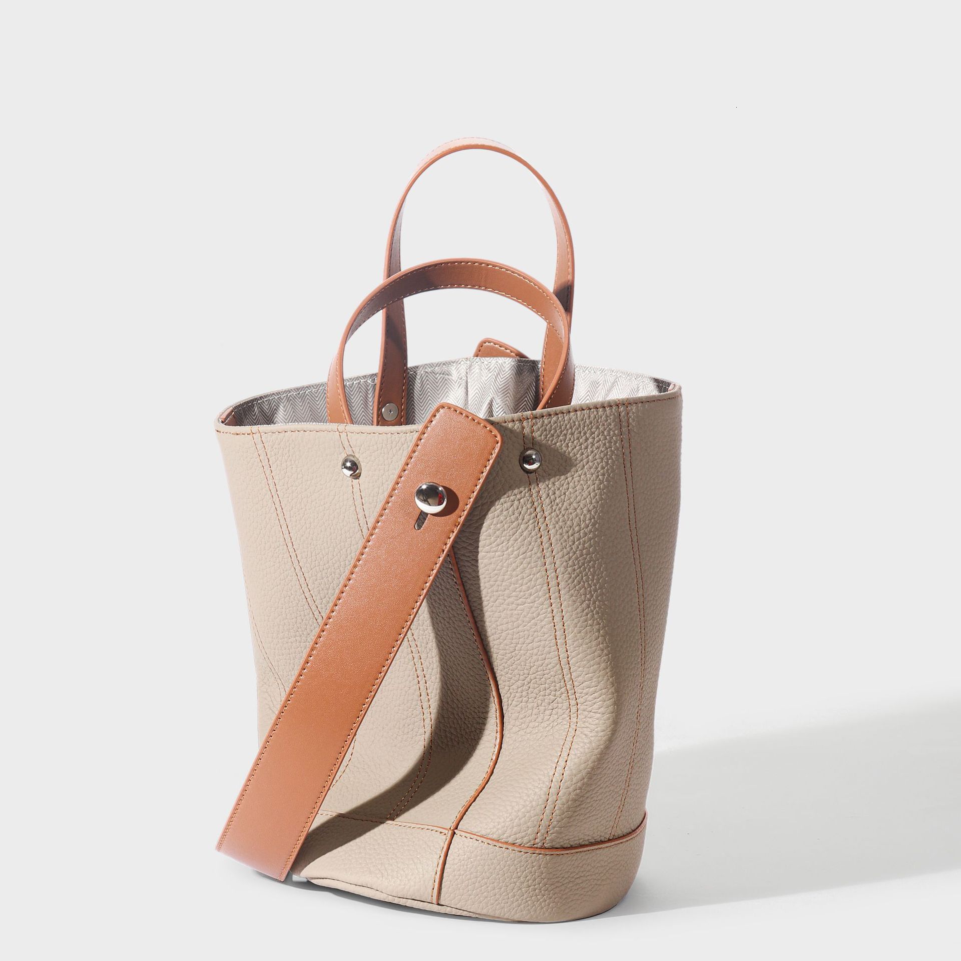 Water Spring Summer New Item Niche High End Leather Women S Bag Light Luxury Brand Single Shoulder Crossbody Water Bucket Bag Shoulder Bags
