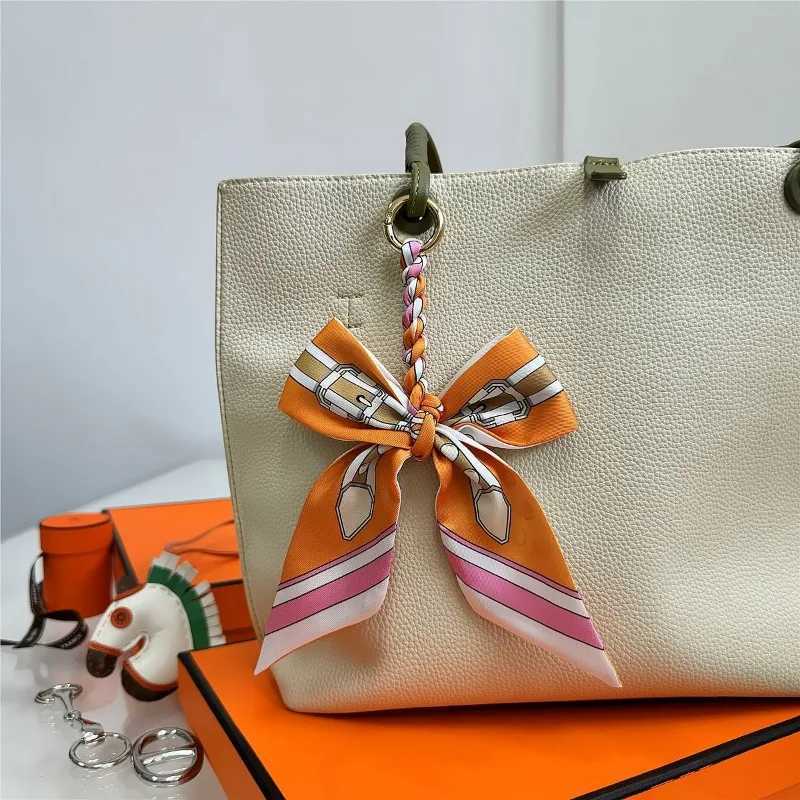 Handmade silk scarf keychain pendant colorful bow bag decoration car key with keychain accessories gift for friendsXJ250319