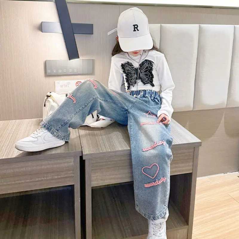 Girls School Wide Leg Pants with Heart Star Design Casual Loose 2024 Kids Fashion Long Jeans Children Korean Style TrousersT250326