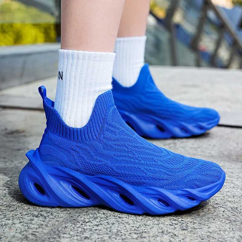 High quality yellow mens socks sports shoes breathable mesh blade shoes mens outdoor socks coaching machine lightweight platform running shoesW250320