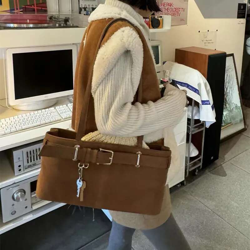 Belt Buckle Tote Bags For Women Designer Handbag Purses 2025 New In Fashion Keychain Decoration Simple Commuting Shoulder