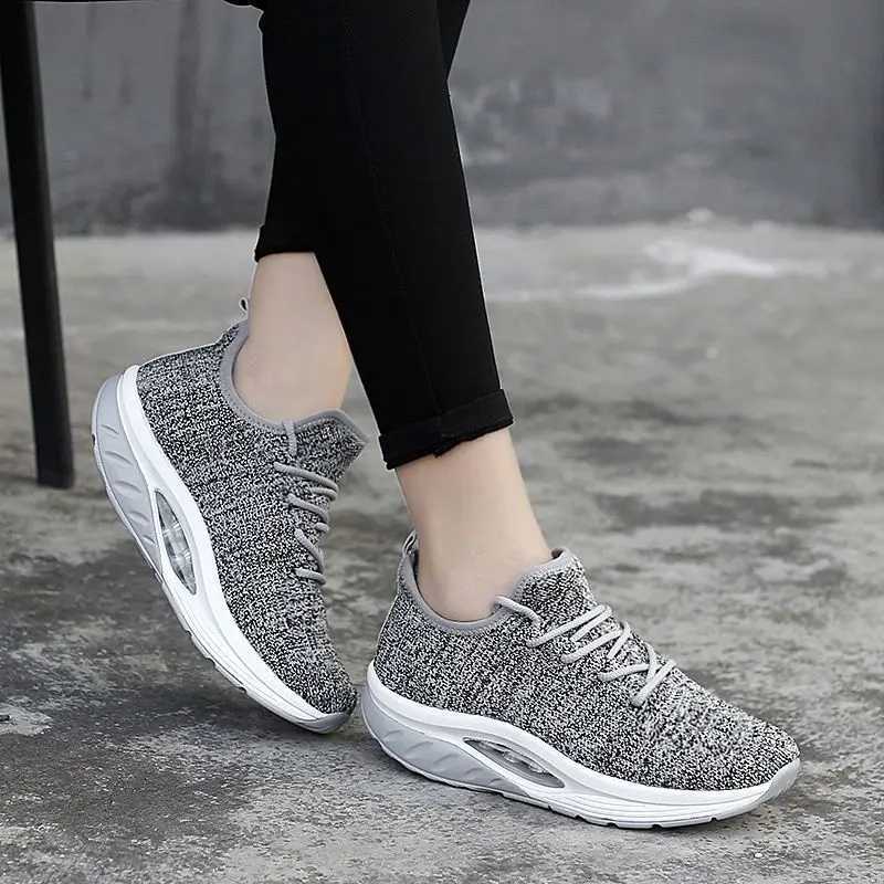 Running shoes mens breathable sports shoes summer lightweight air cushion womens sports shoes outdoor lace training shoesW250320