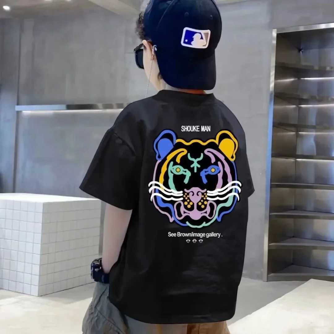 Boys 100% cotton T-shirt summer cartoon graffiti lion print girls T-shirt short sleeved childrens top high-quality childrens clothingT250320